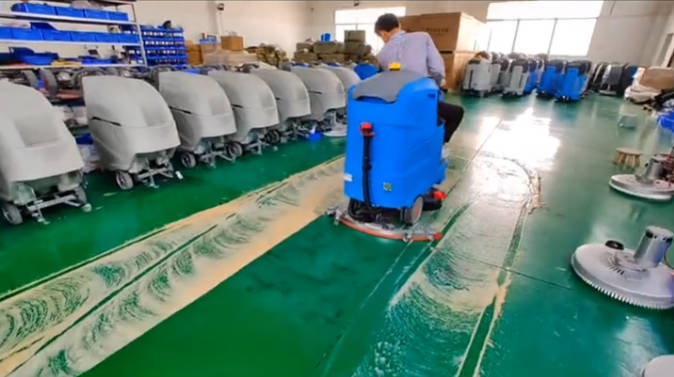 九龙坡2023年还在用人工的物业保洁不妨试试洗地机吧
